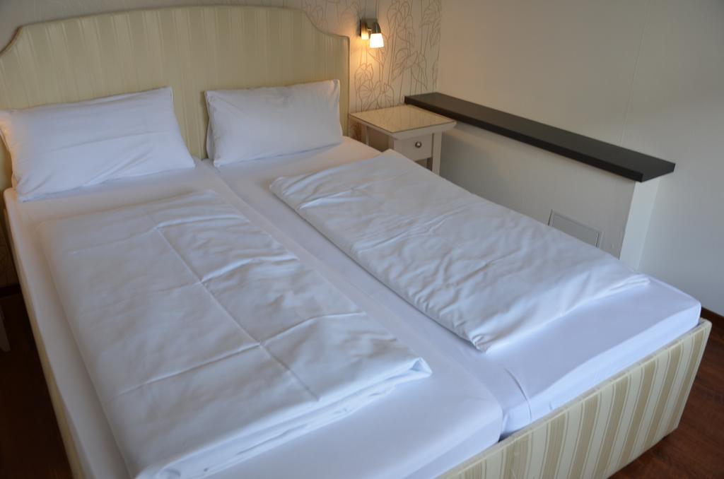 Hotel Am Nordkreuz Гаррісле Екстер'єр фото