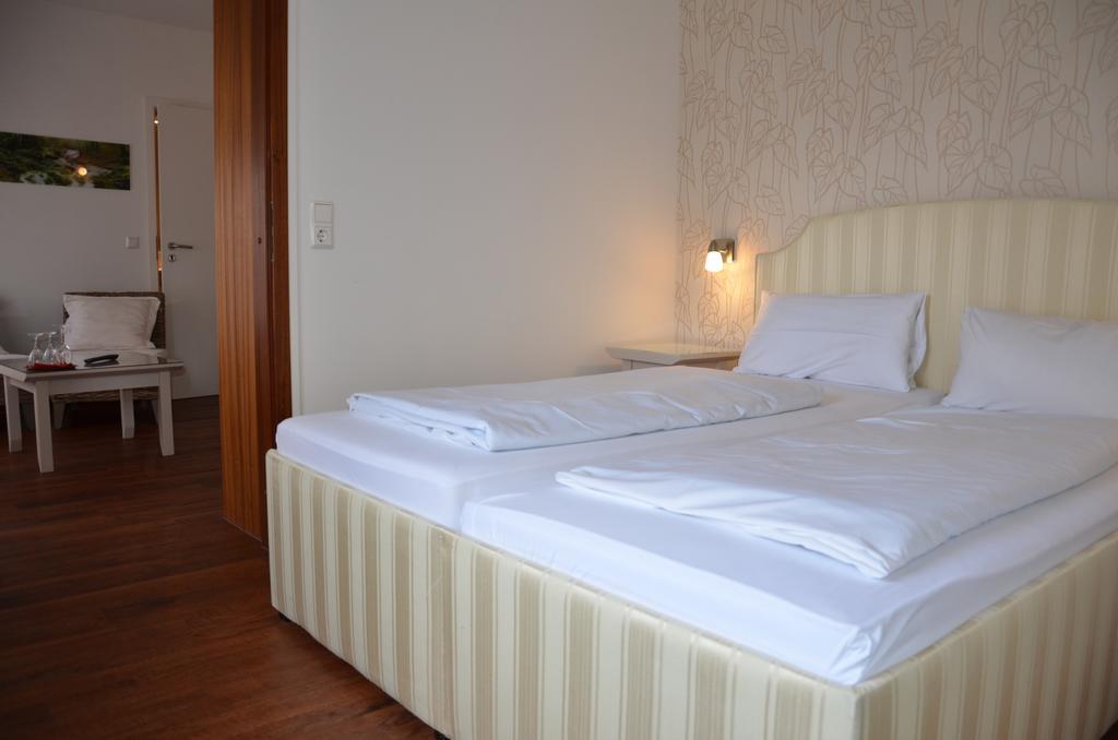 Hotel Am Nordkreuz Гаррісле Екстер'єр фото